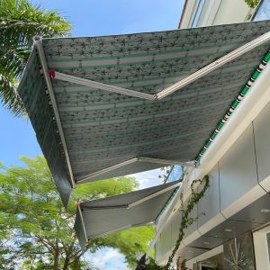 Mái Bạt Cuốn Chống Nắng Cho Sân Thượng