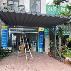 Mái Bạt Xếp Che Nắng Mưa Cho Quán Cà Phê